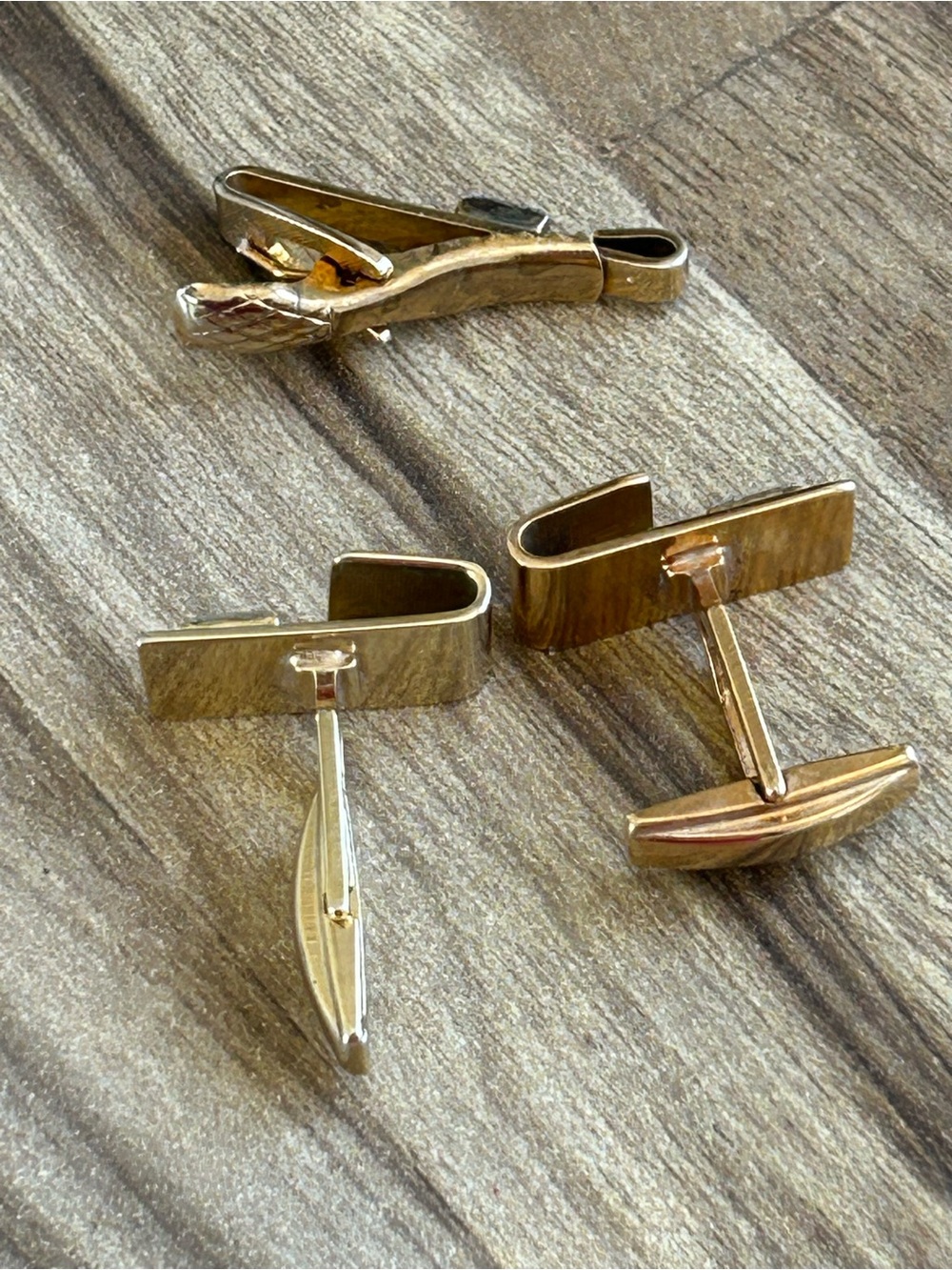 Gold-Tone Men’s Cufflinks and Tie Clip Set